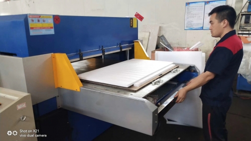 Extruded Polyethylene Foam Cutting Press